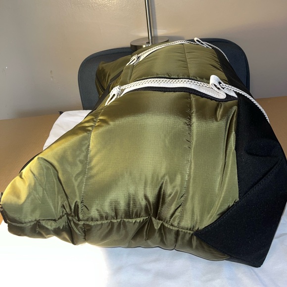 Moncler Makaio Weekend Duffle Bag Unisex - Picture 13 of 13